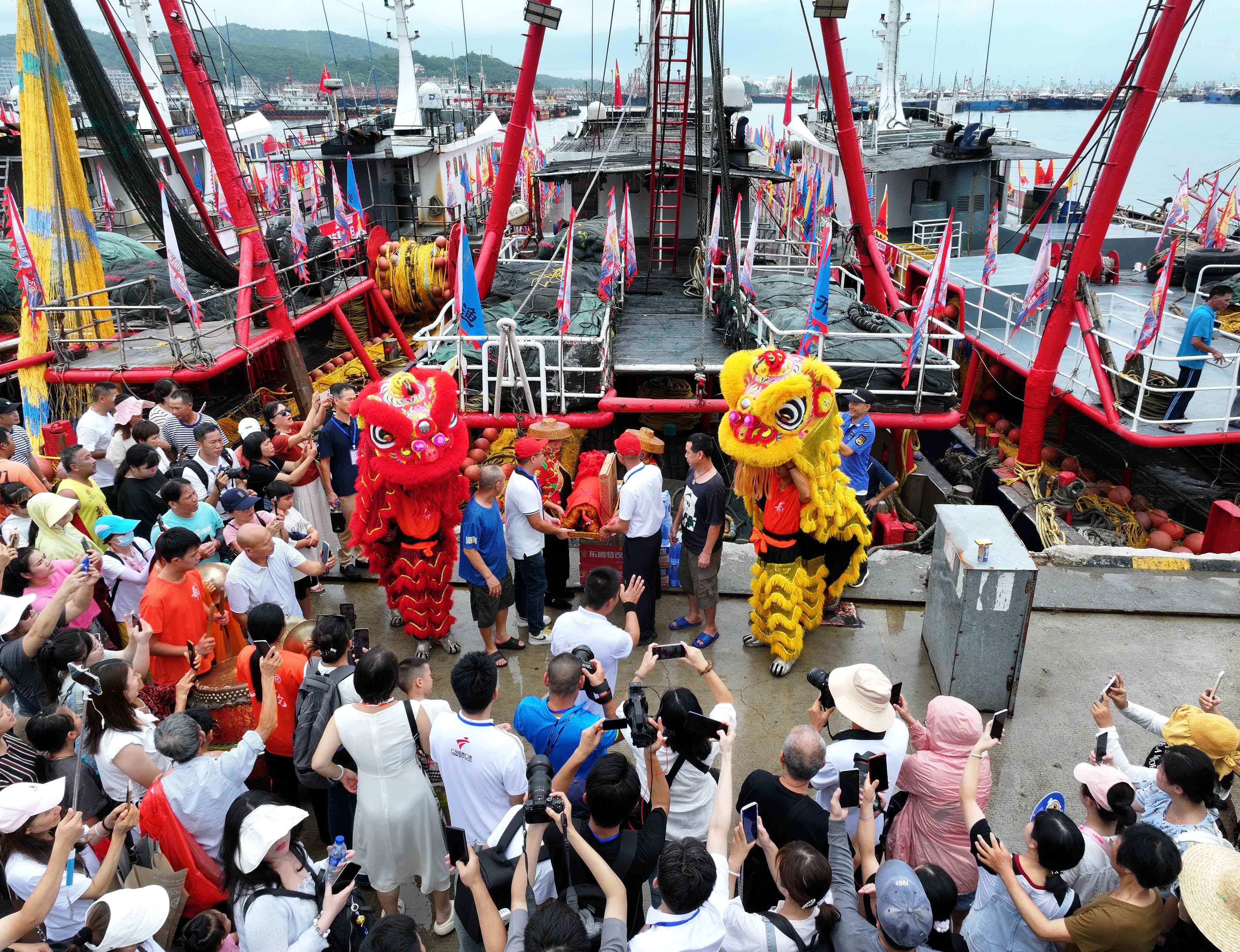 開漁前舉行祭海活動。梁文棟 攝